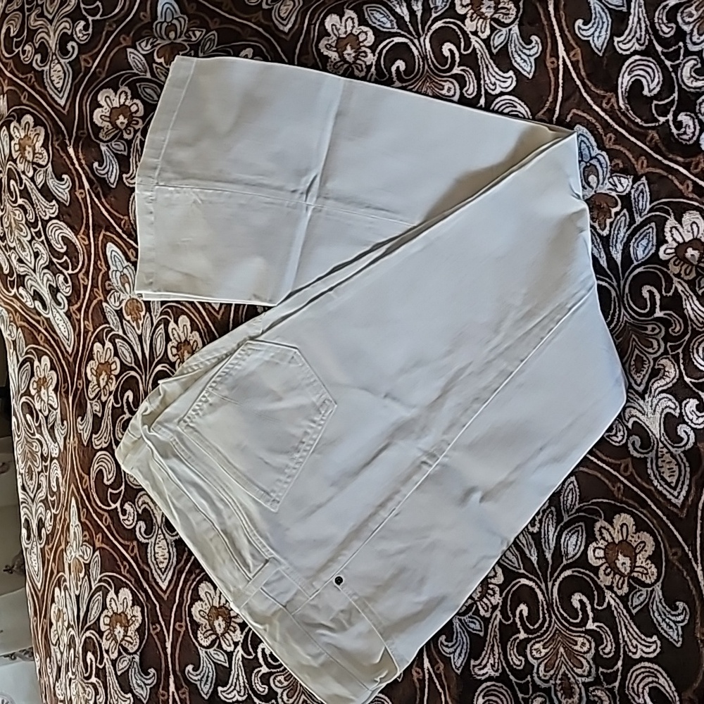 Gap 1969 White Jeans Woman's Size 16